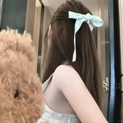 拥抱大白熊